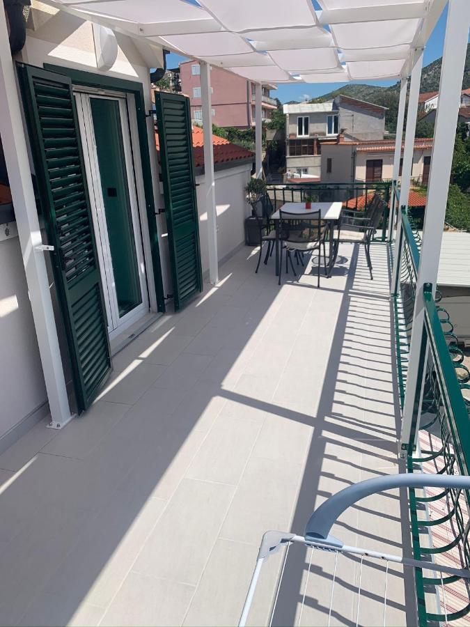 Apartment Grc Grebastica Luaran gambar
